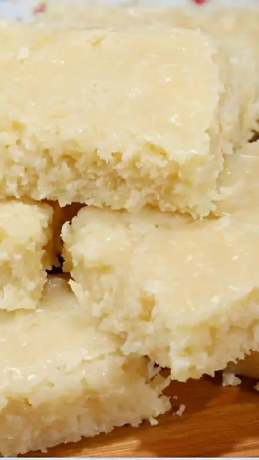 Cocada mineira sem leite condensado simples e fácil de preparar para quando der vontade de um docinho