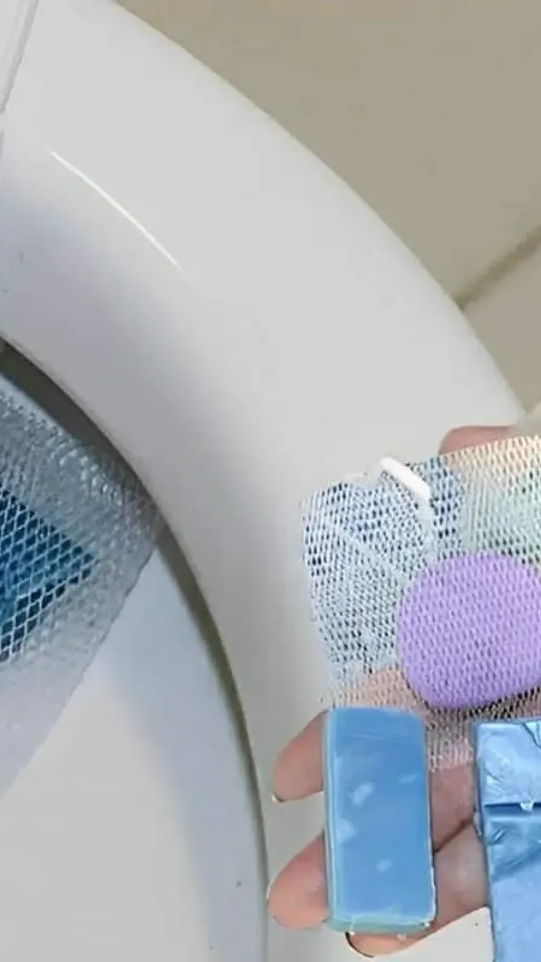Com apenas 5 reais fiz 40 pedras sanitárias que deixaram meu vaso sanitário super limpinho e cheiroso