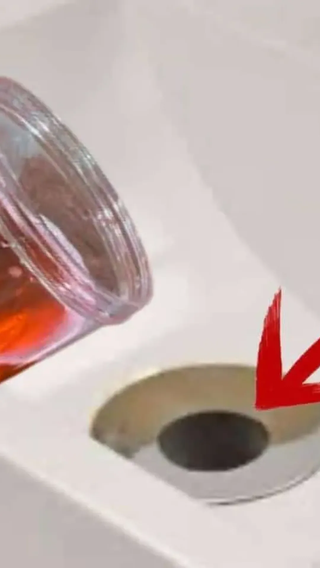 Como desentupir pia do banheiro sem precisar chamar encanador na sua casa