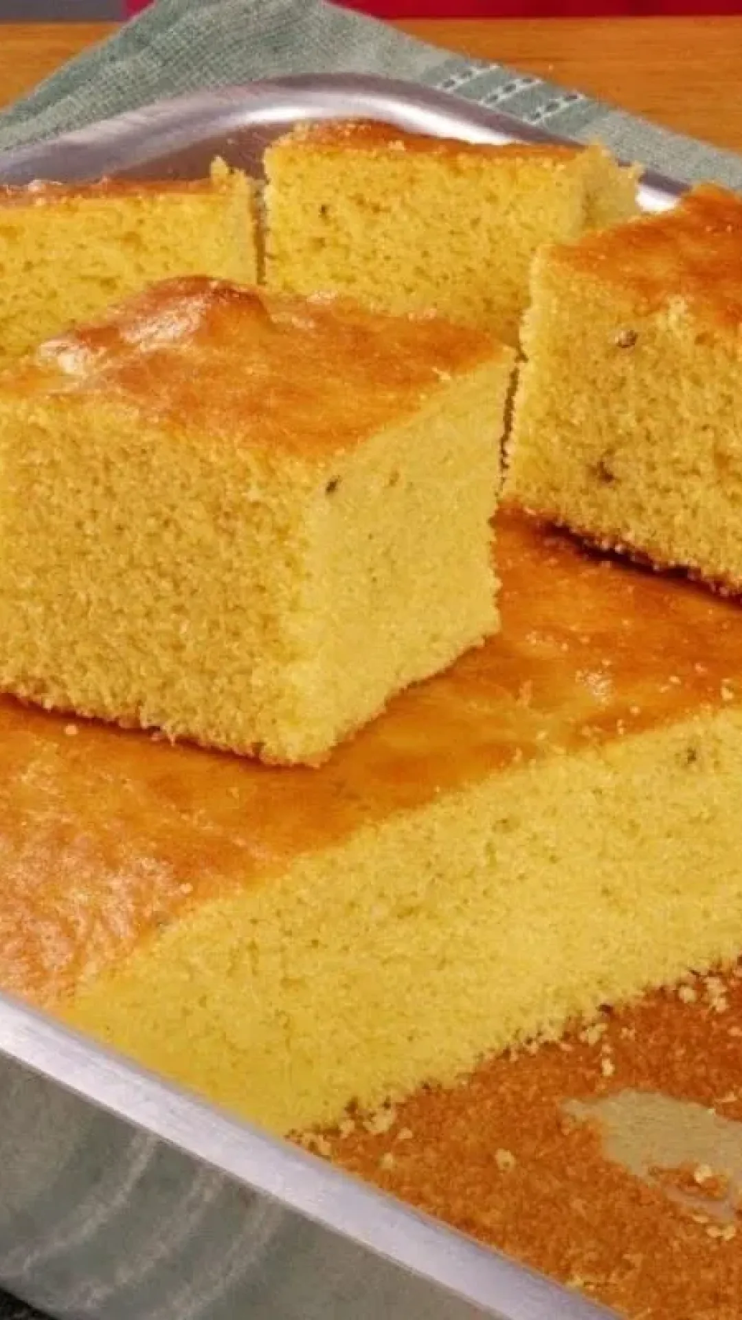 Como fazer bolo de fubá que não esfarela: muito gostoso com um cafezinho quente