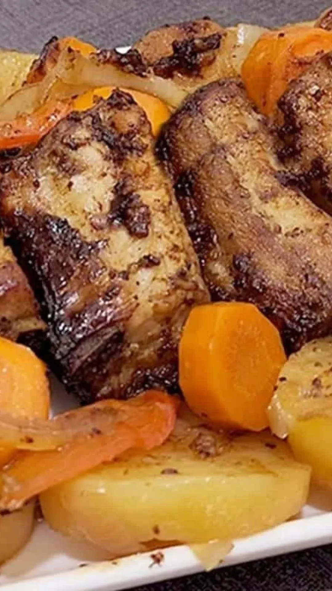 Como fazer costela assada no forno para servir no almoço do primeiro dia do ano novo