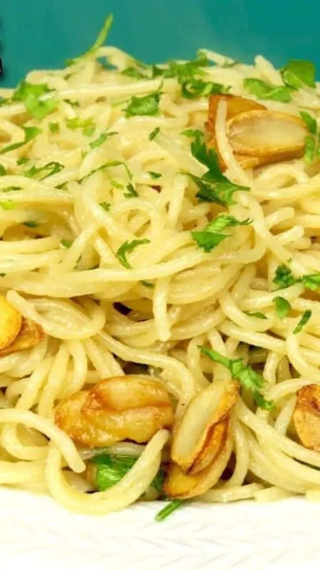 Como fazer espaguete alho e óleo que não gruda e fica igual de restaurante