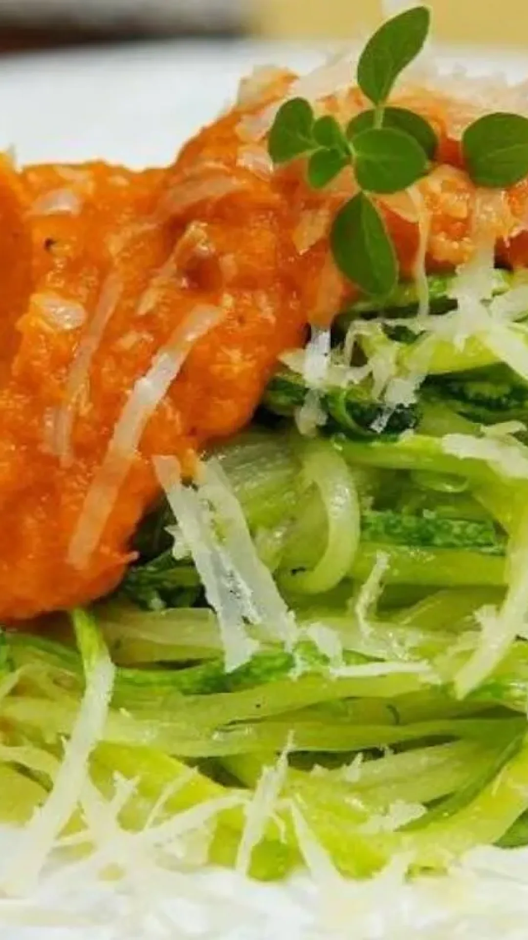 Como fazer espaguete de abobrinha para o jantar: um prato leve e muito saboroso