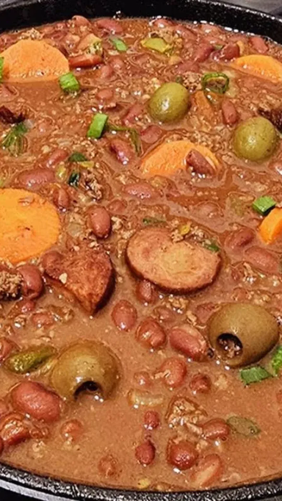 Como fazer feijão mexicano que fica saboroso e com caldo grosso