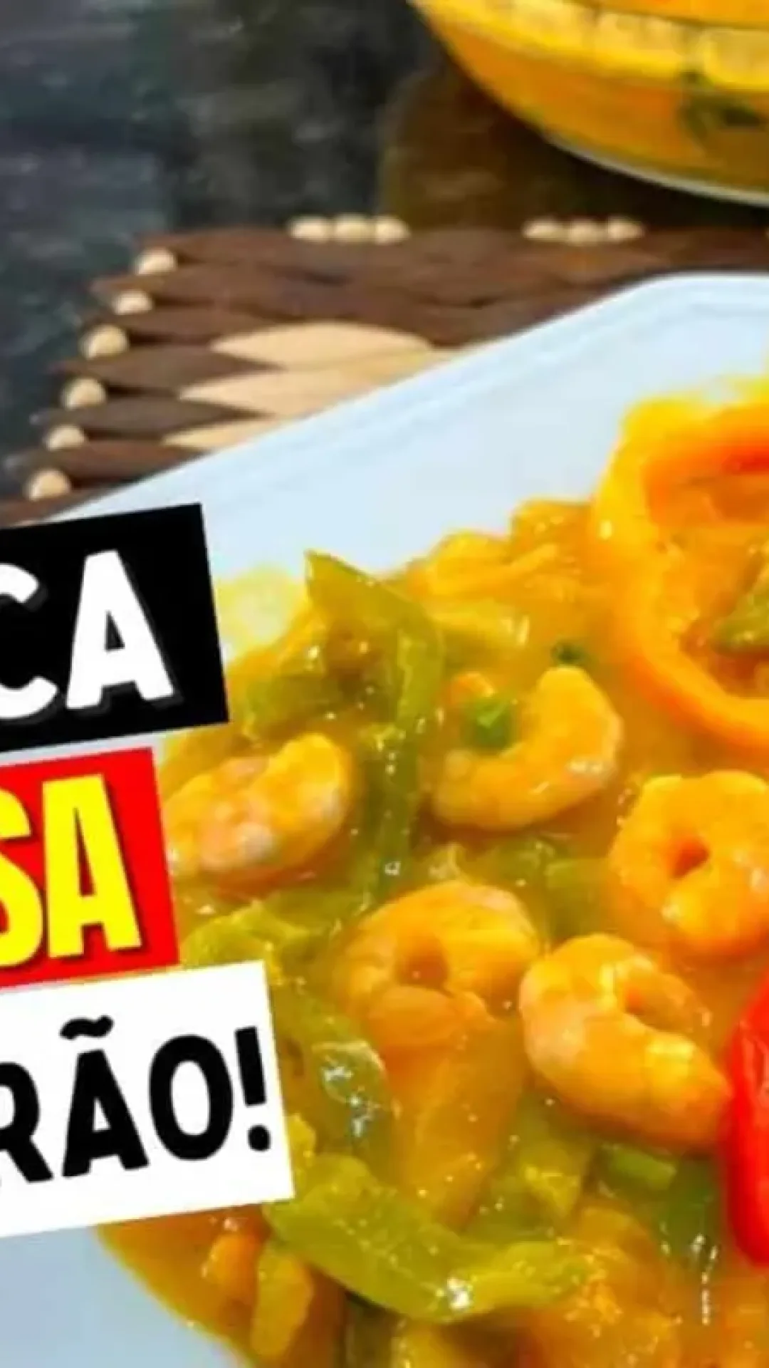 Como fazer moqueca cremosa de camarão para servir um prato sofisticado e cheio de sabor