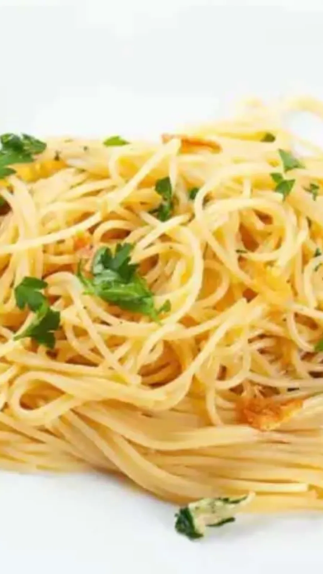 Como fazer o famoso macarrão alho e óleo que está fazendo sucesso na internet