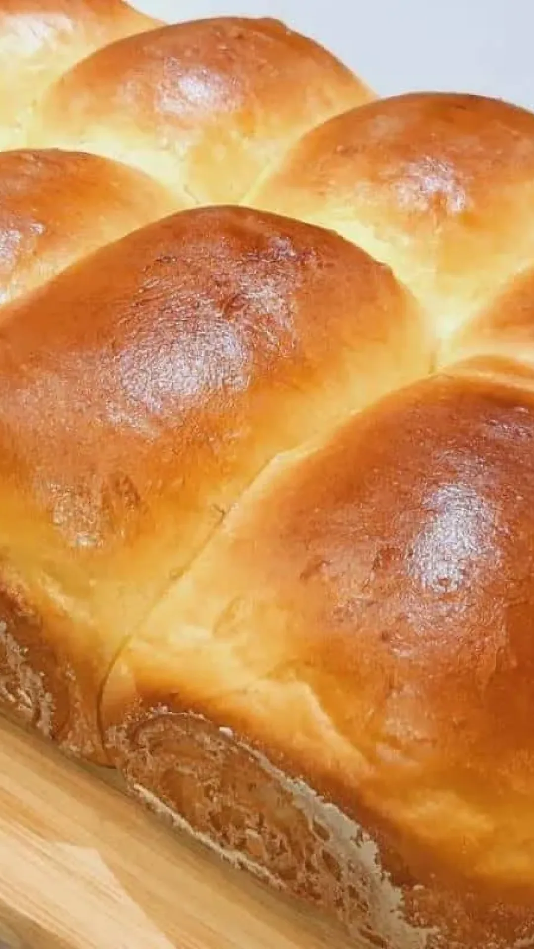 Como fazer pão caseiro sem sovar super macio e fofinho para a hora do café