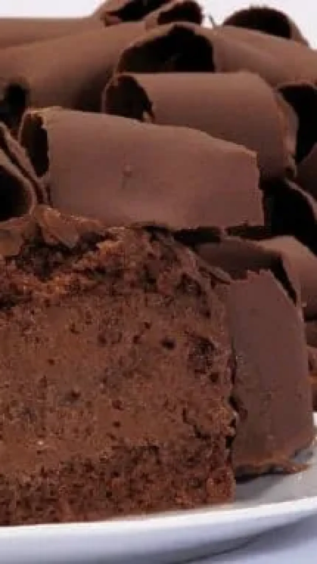 Como Fazer Raspas de Chocolate Para Decorar Bolos e Tortas
