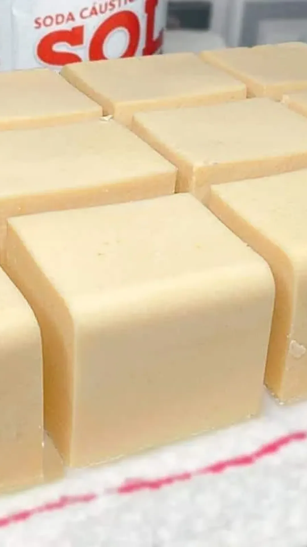 Como fazer sabão em barra caseiro que rende muito e fica ótimo para lavar roupa
