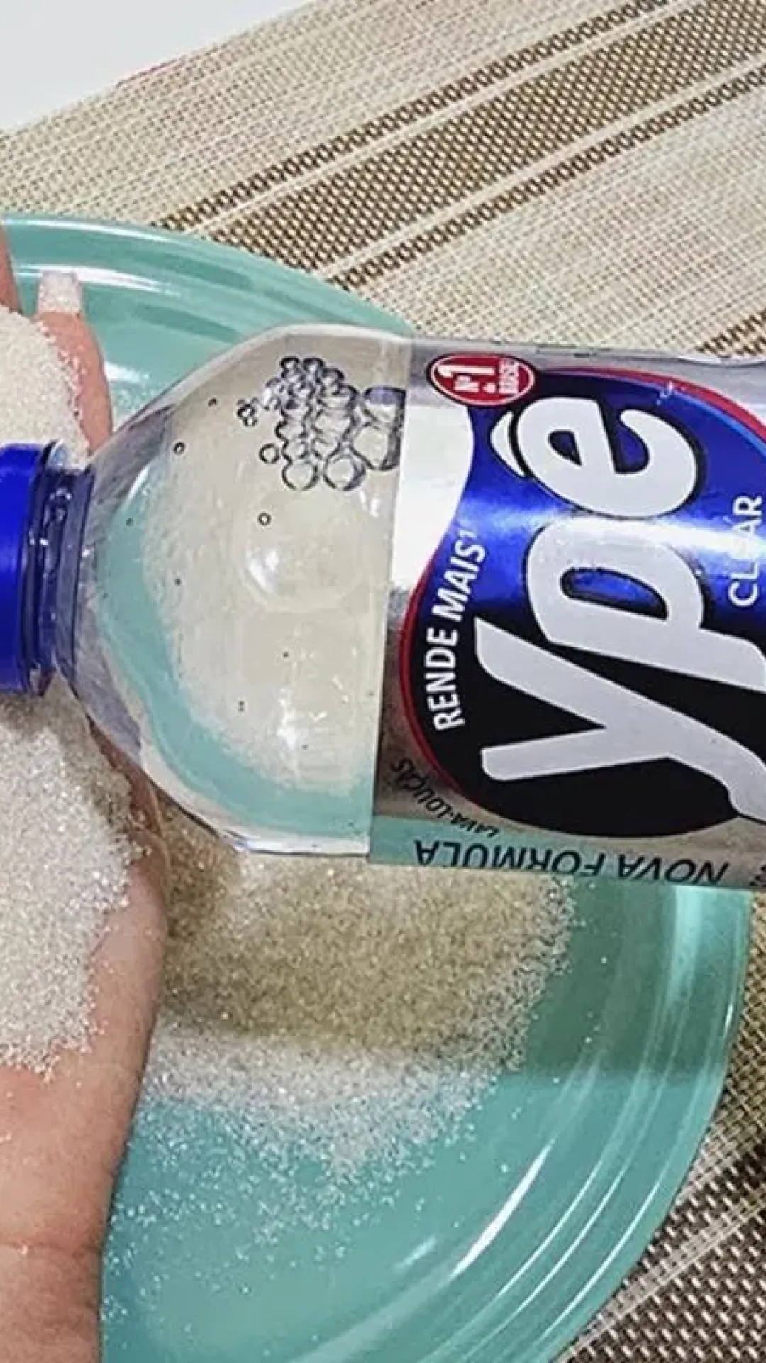 Como fazer sabão líquido caseiro: rende muito usando ingredientes baratos
