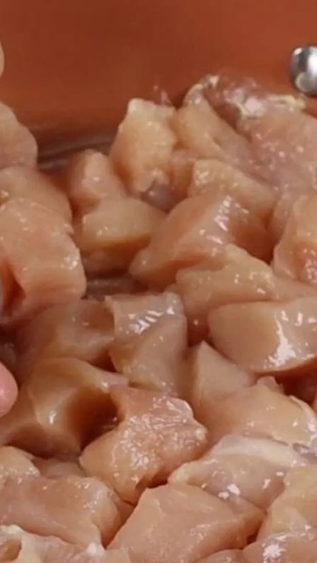 Como fazer um almoço completo e delicioso usando apenas um peito de frango
