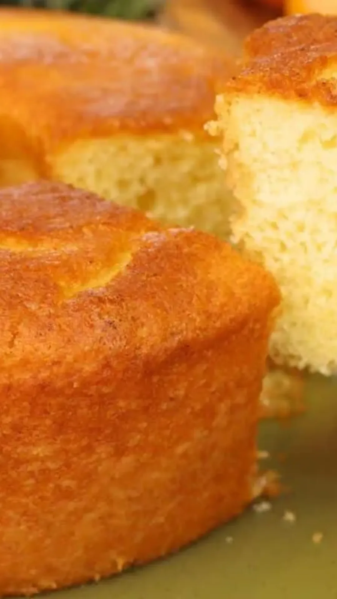 Como fazer um bolo de laranja amarelo e fofinho para o café da manhã