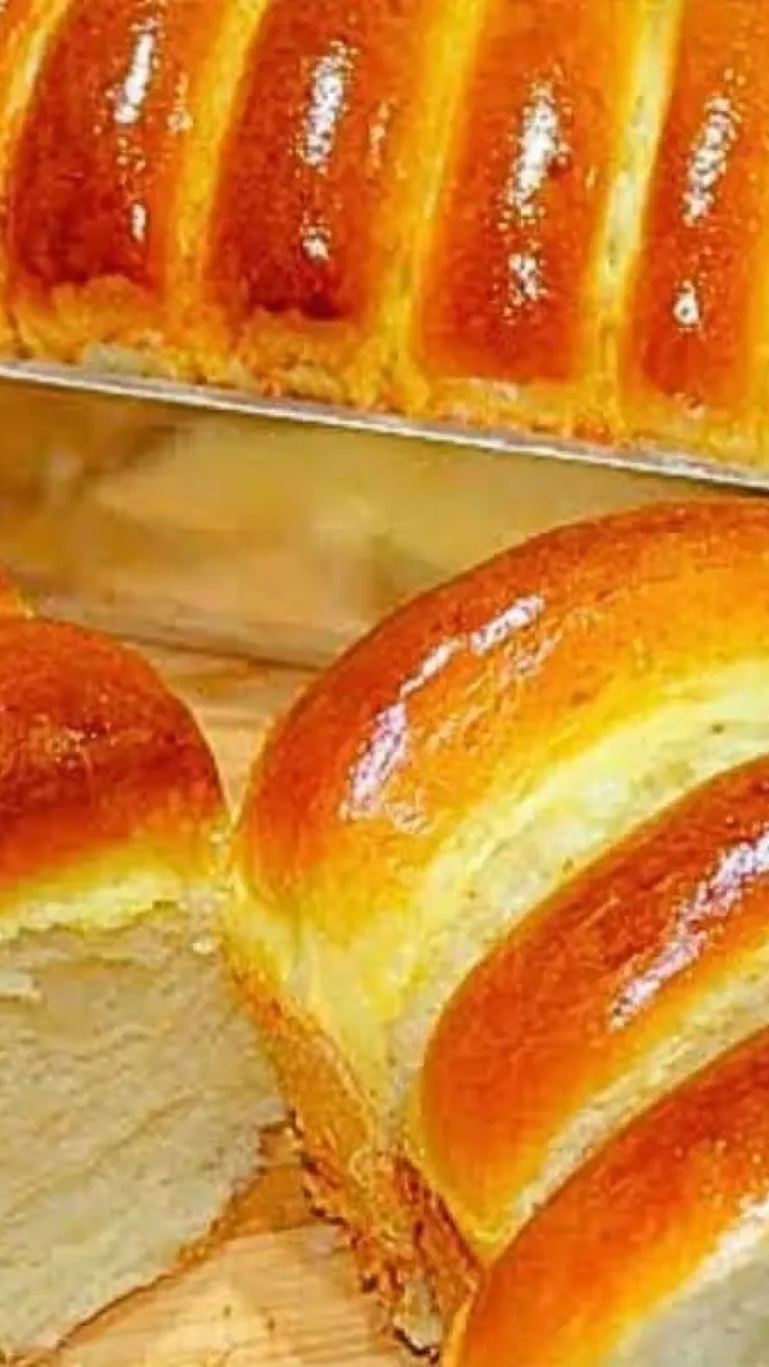 Como fazer um pão caseiro macio e gostoso como esse que já sai fatiado do forno