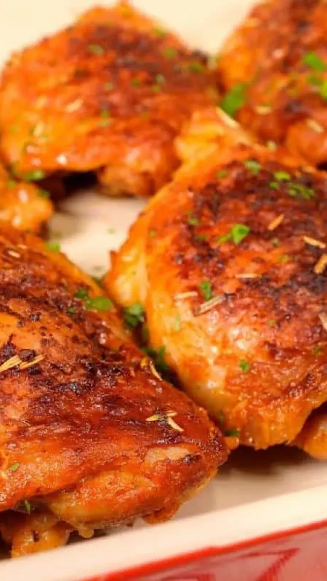 Como temperar frango para assar que fica perfeito e suculento