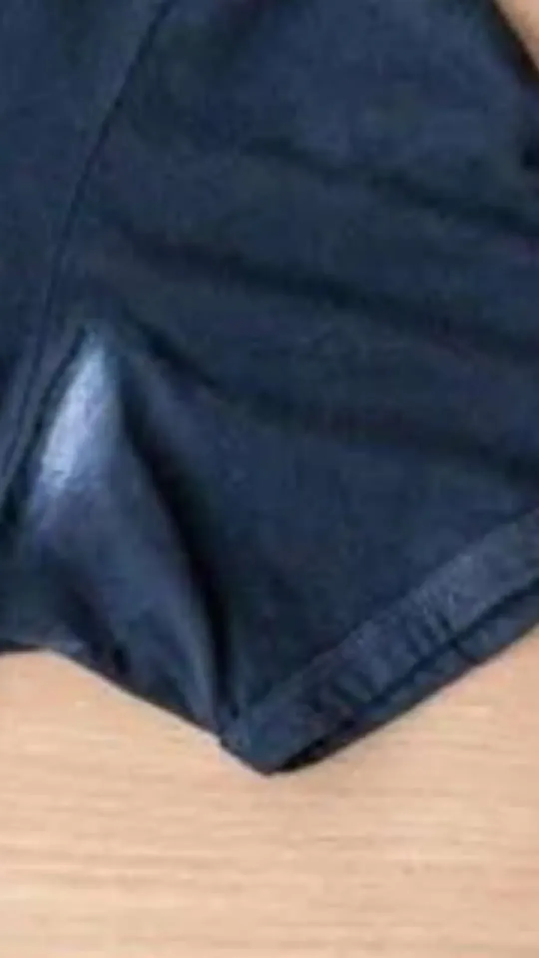 Como tirar manchas de desodorante da roupa sem perder muito tempo no tanque