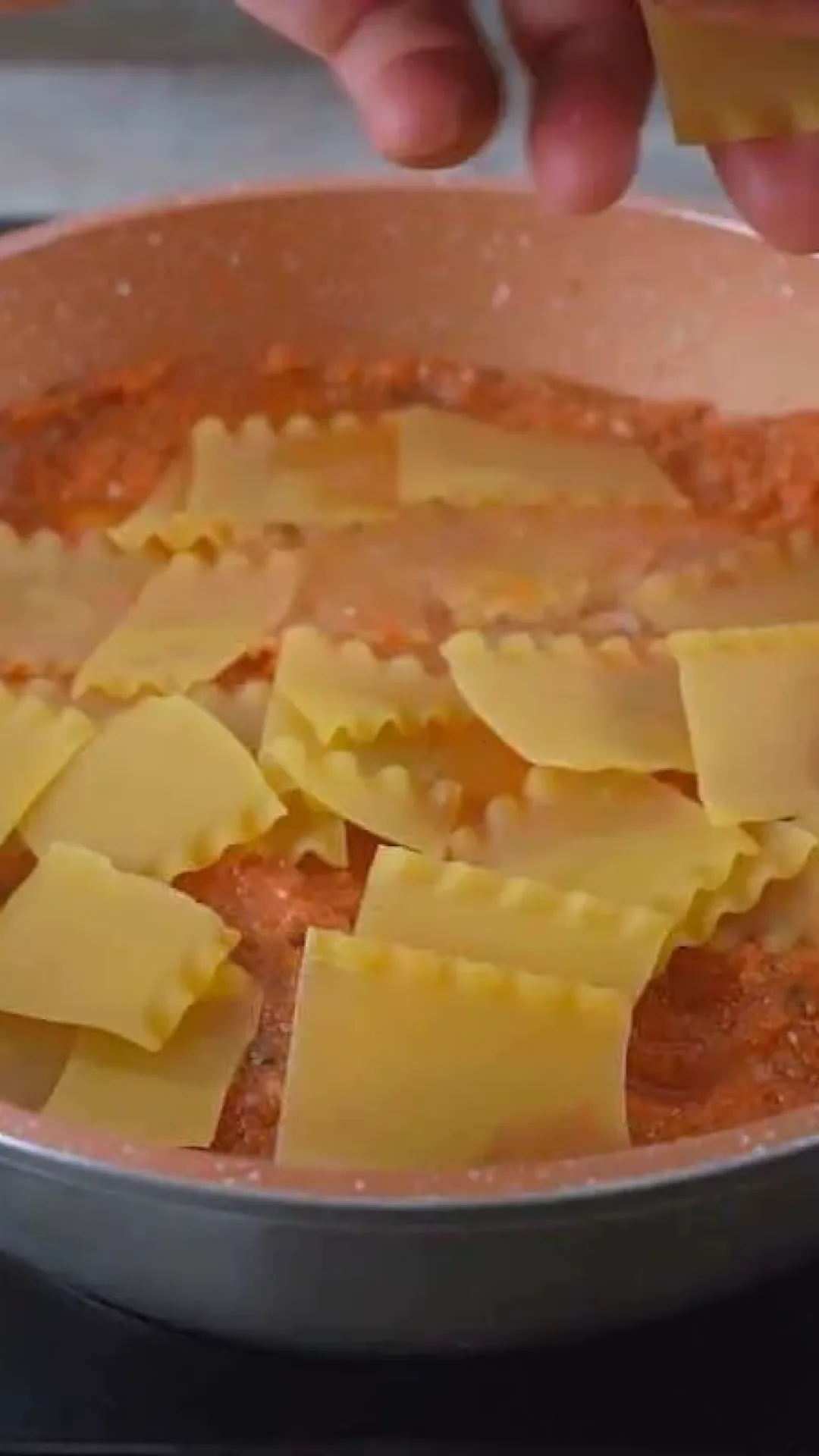 Conheça essa receita de lasanha de frigideira para você preparar um almoço fácil e rápido