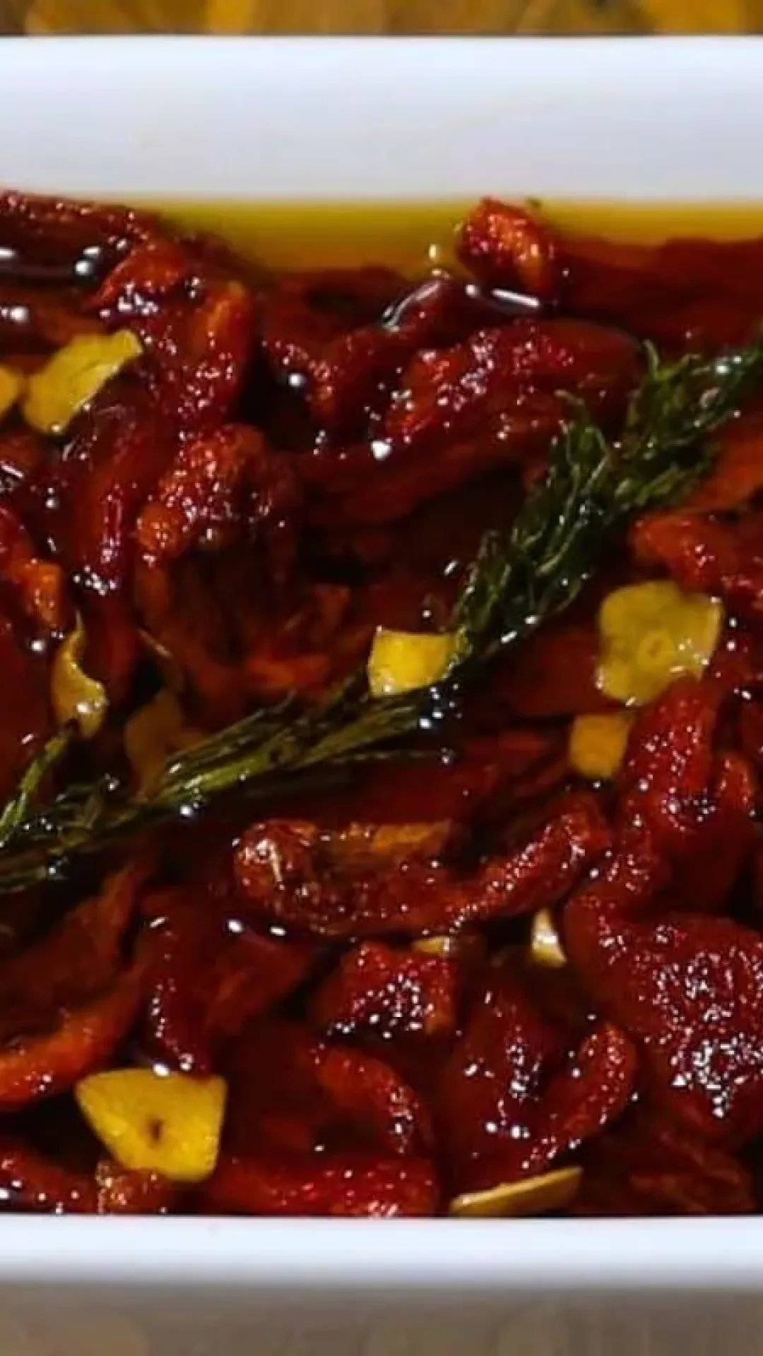 Conserva de tomate seco: veja como fazer e pare de gastar no mercado