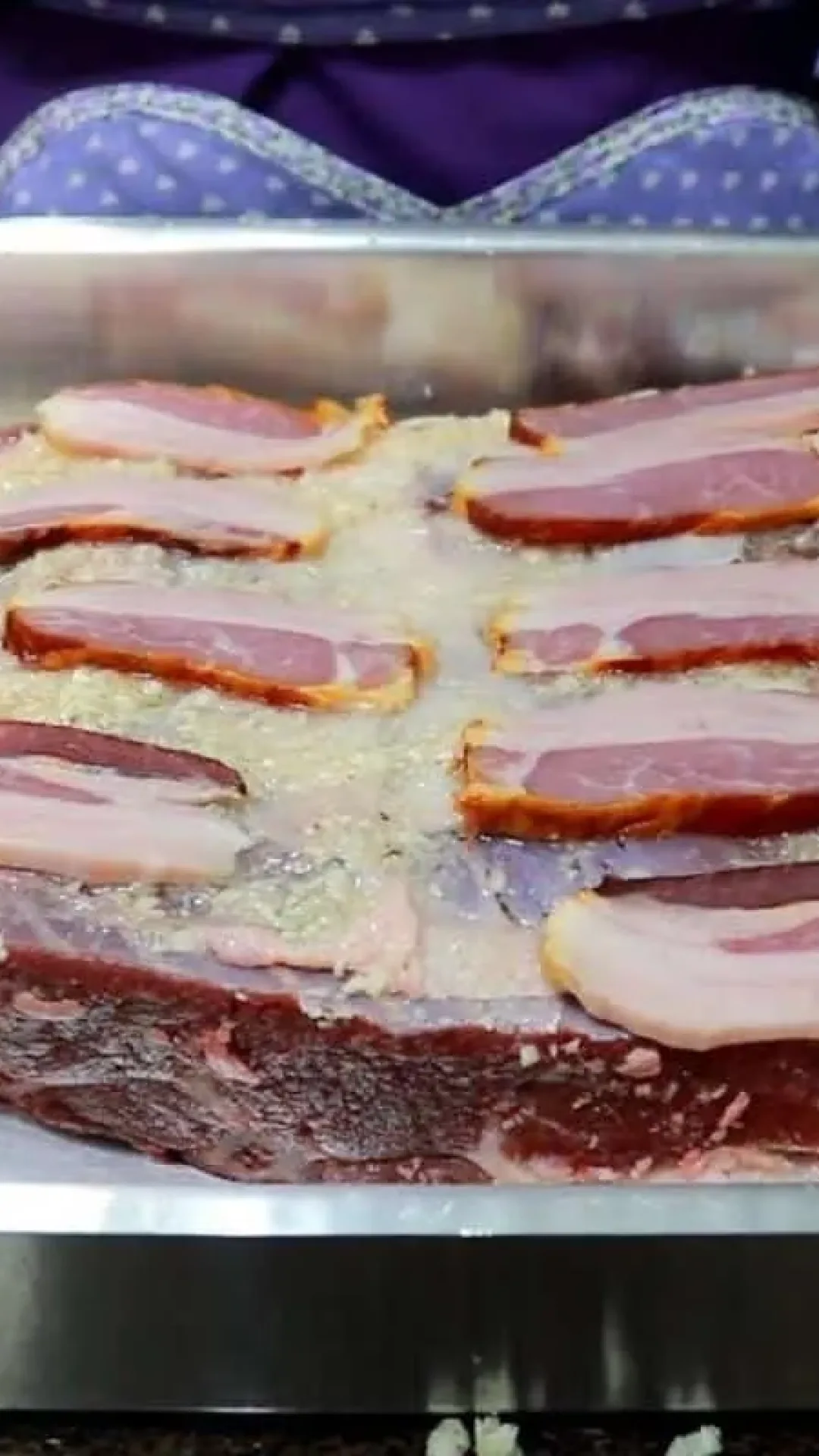 Costela assada no forno de um jeito que desmancha e solta do osso