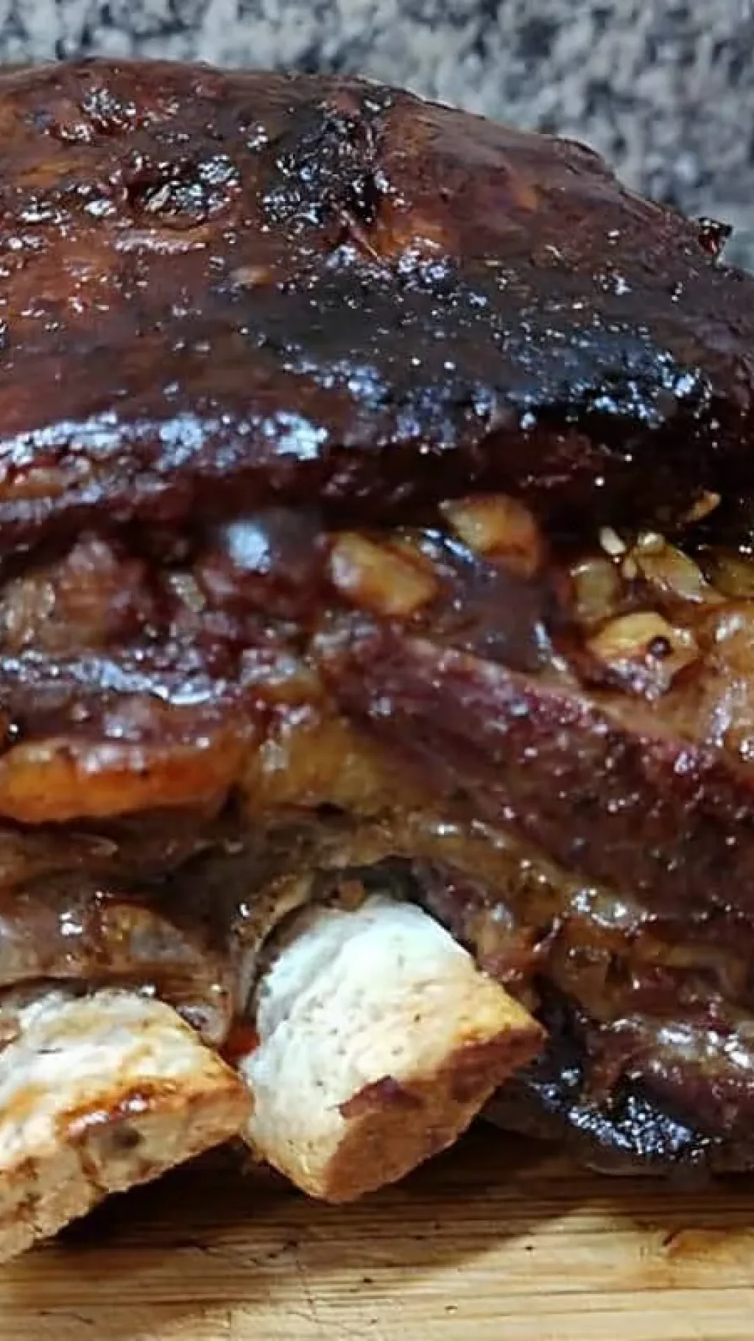 Costela assada no forno fica igual de churrascaria soltando os ossos