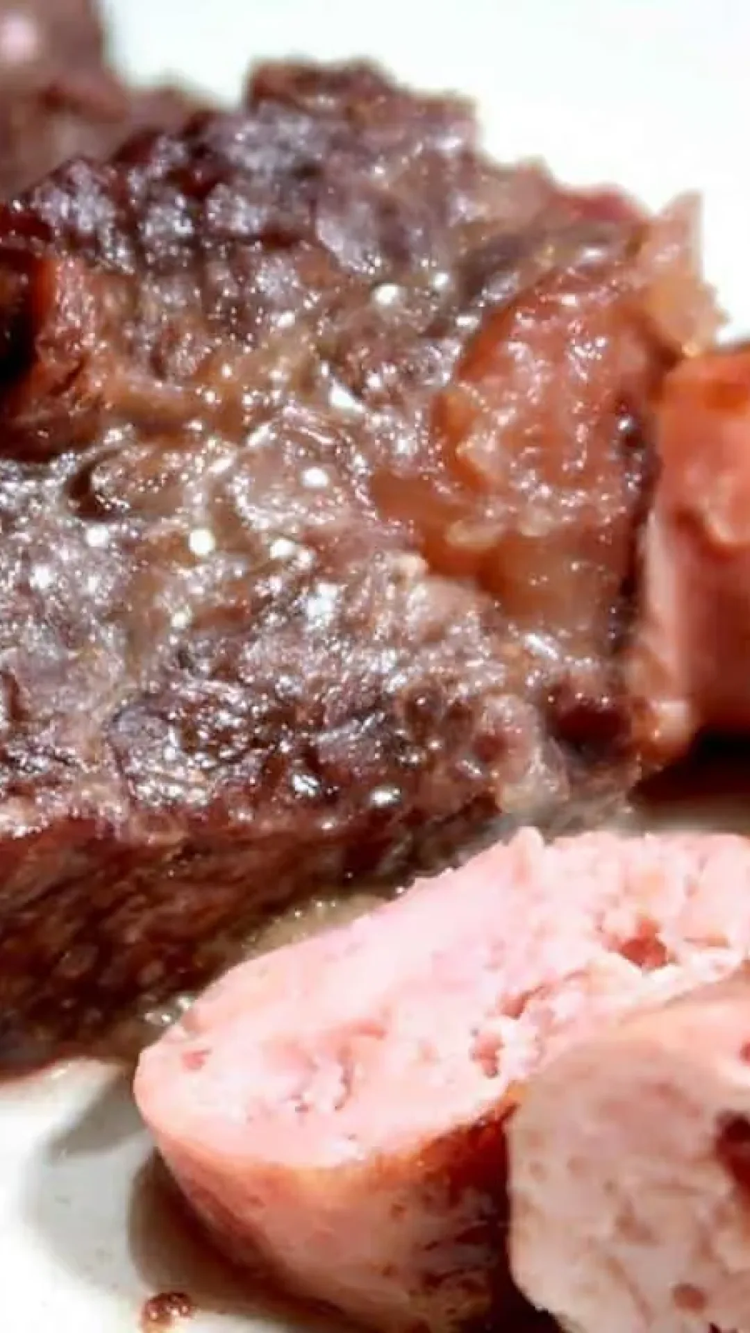 Costela com linguiça na panela de pressão parece churrasco e toda a família vai adorar