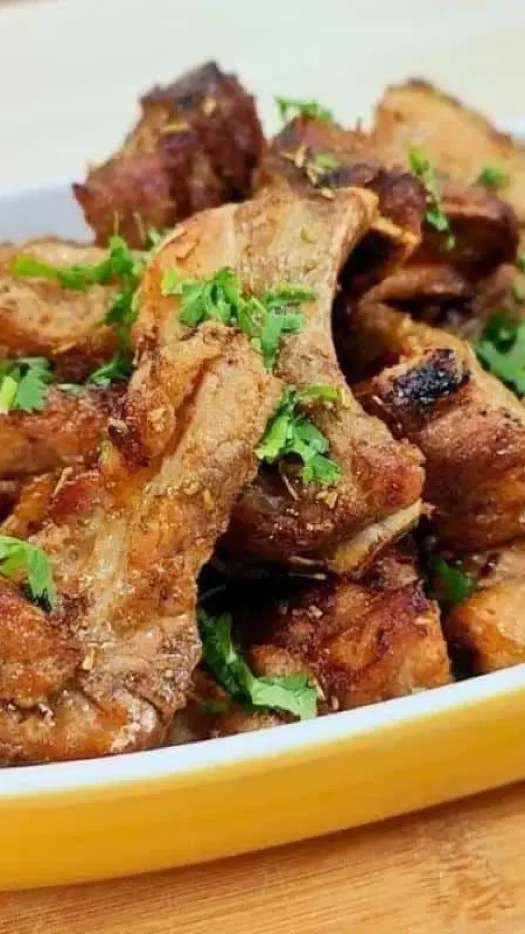 Costelinha de porco na airfryer: veja como preparar para não ficar ressecada