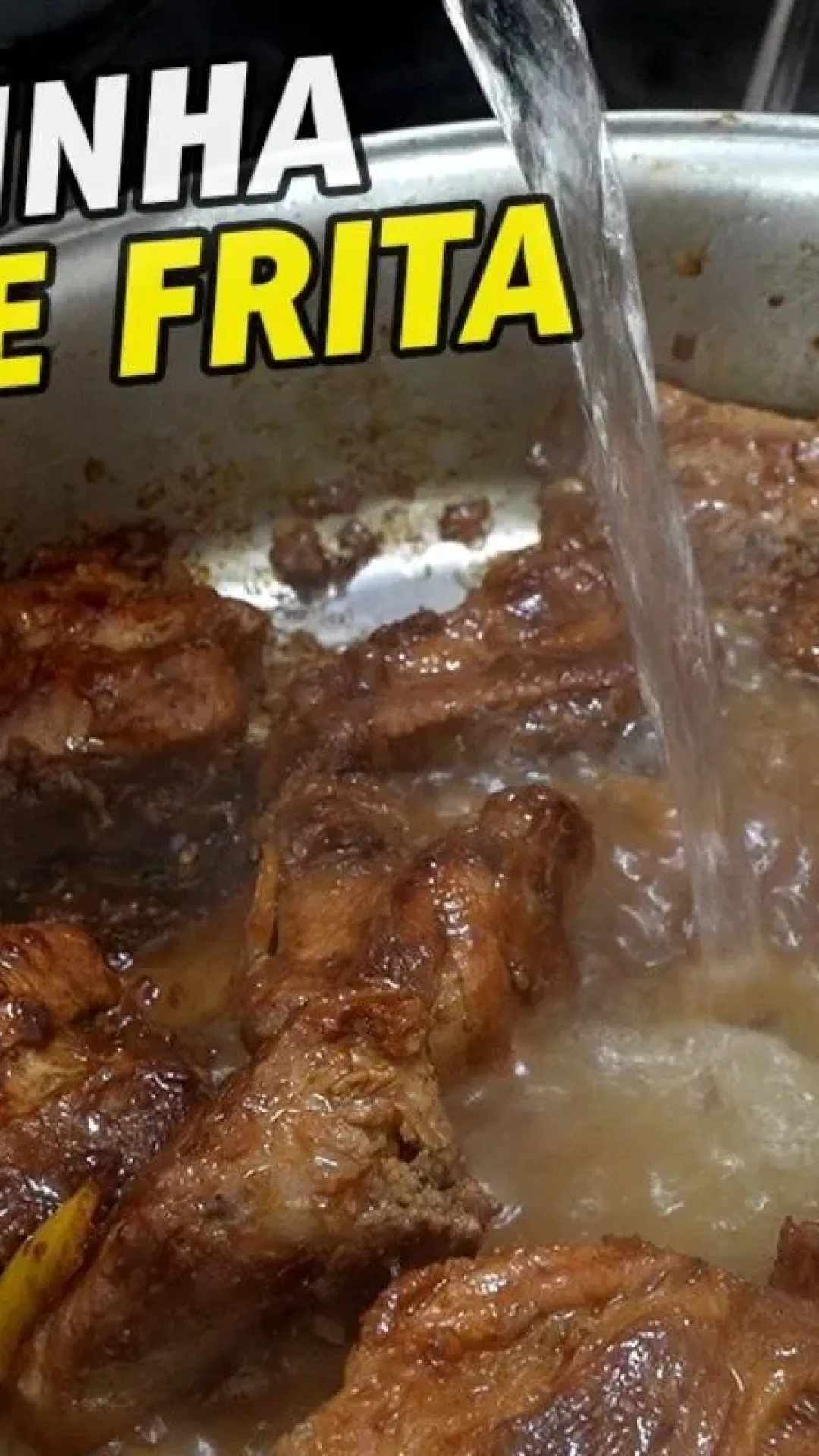 Costelinha pinga frita, que fica deliciosa, douradinha por fora e suculenta por dentro