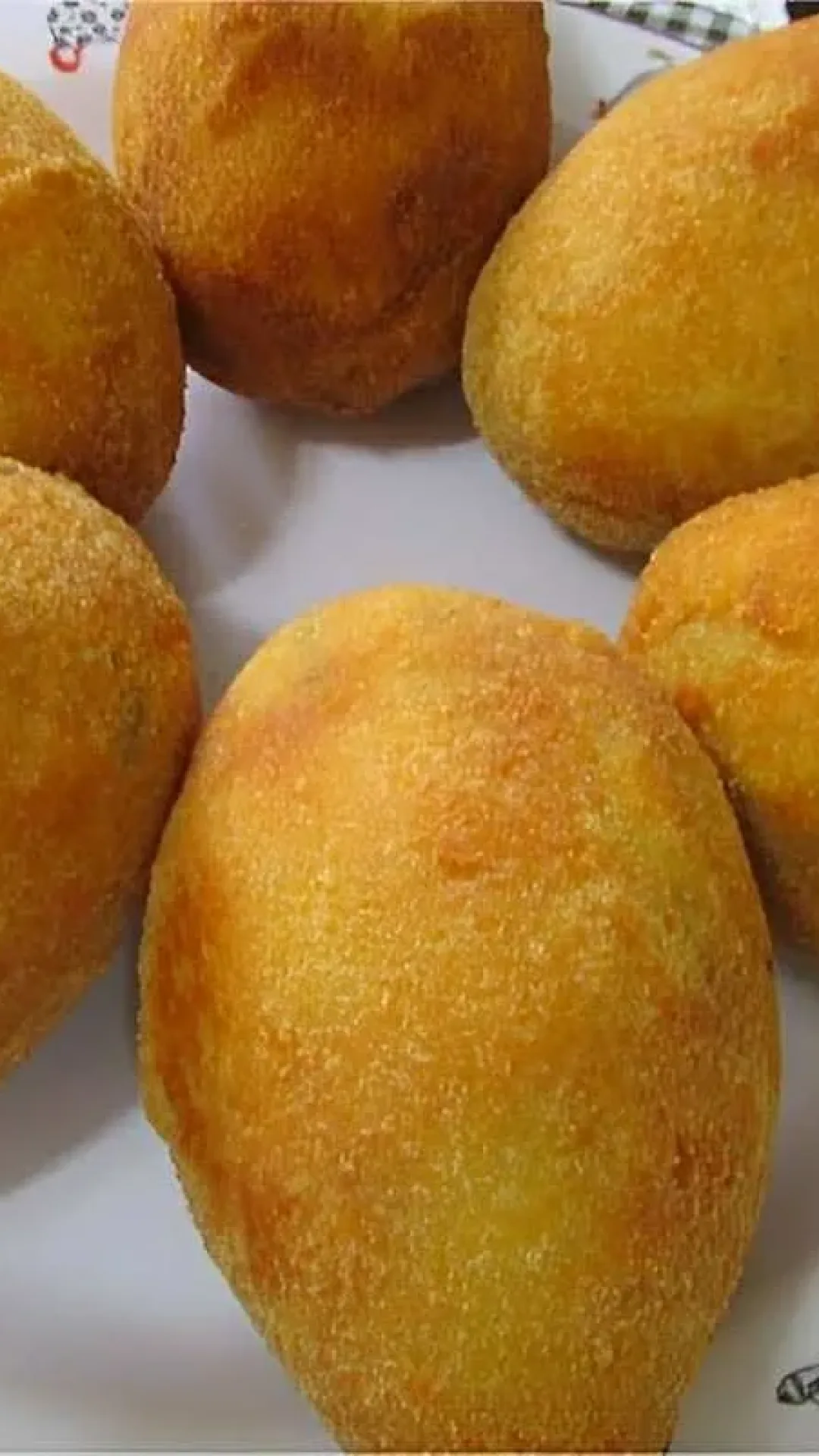 Coxa de frango empanada ou coxa creme deliciosa e perfeita para o lanche