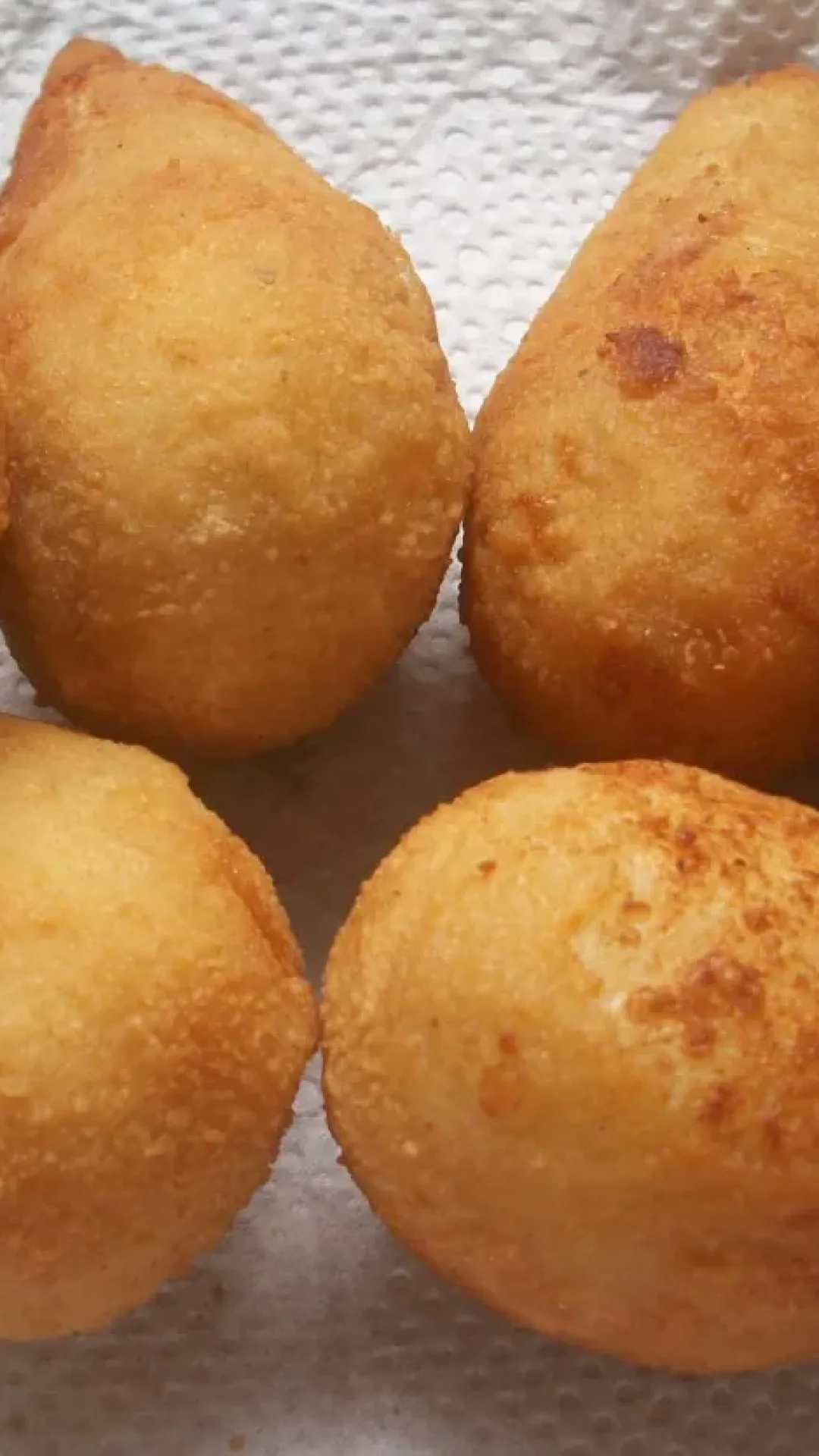 Coxinha com massa de maionese fica muito mais saborosa e fácil de preparar