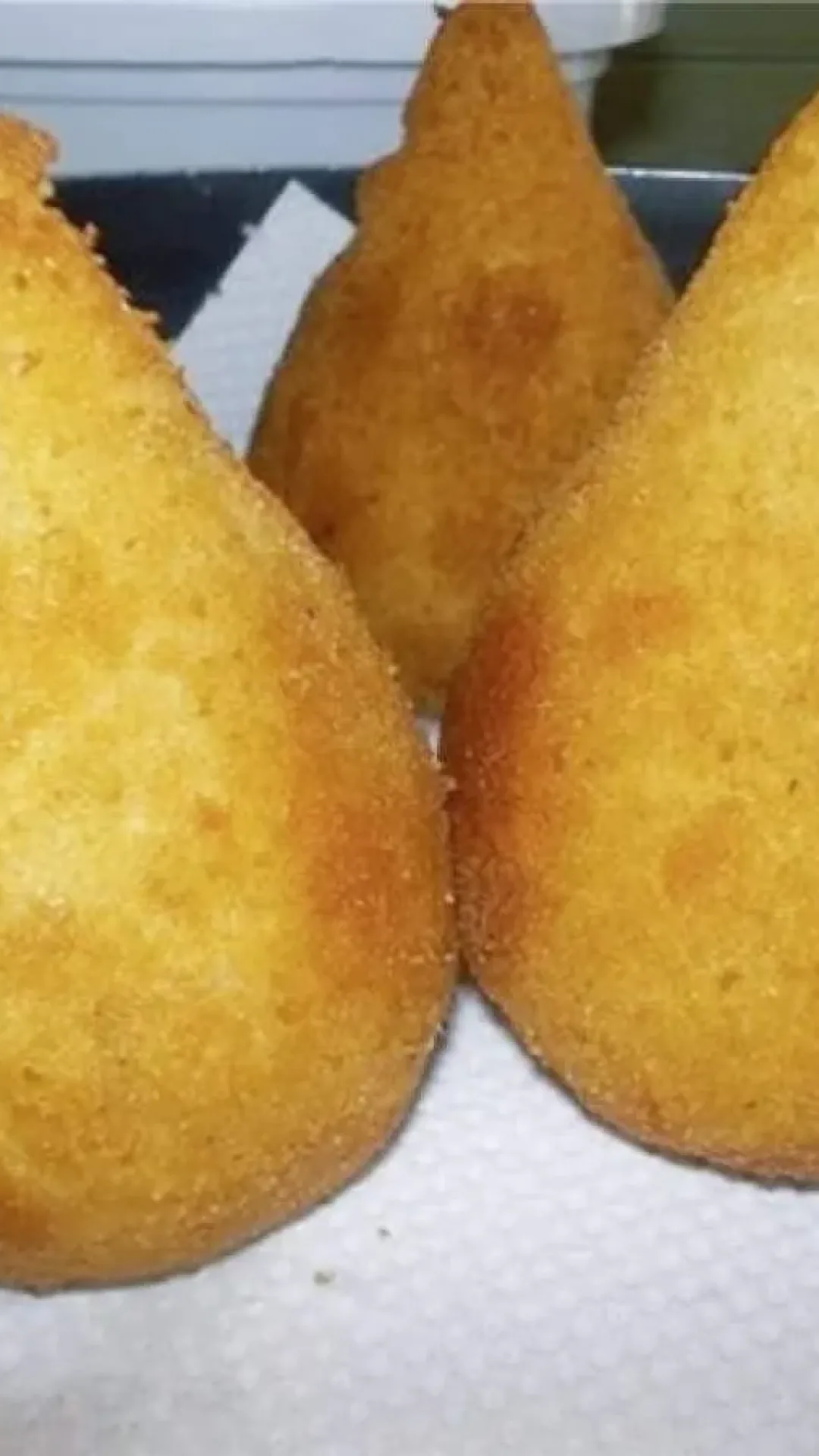 Coxinha de frango de liquidificador fácil e rápida para o lanche de hoje