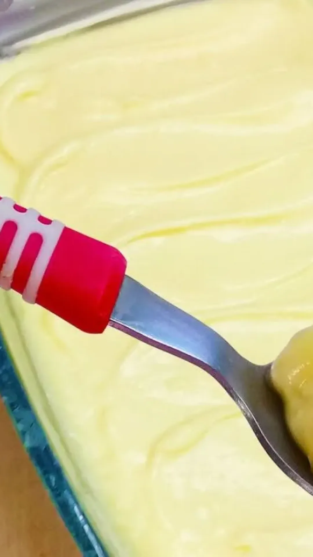 Creme belga trufado, um recheio sofisticado e imperdível, para elevar o nível dos seus bolos e doces