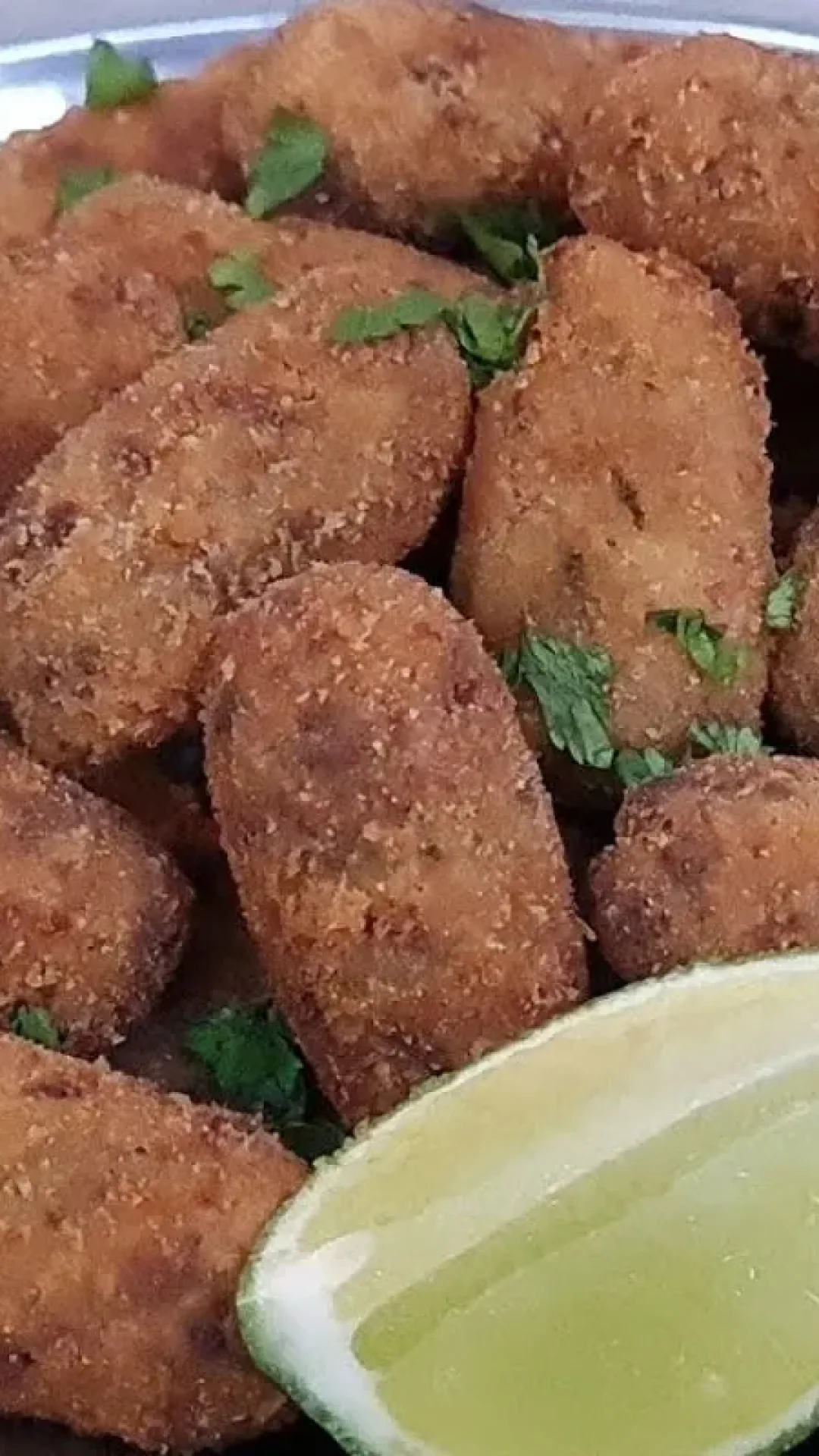 Croquete de carne moída de lanchonete sequinho por fora e molhadinho por dentro