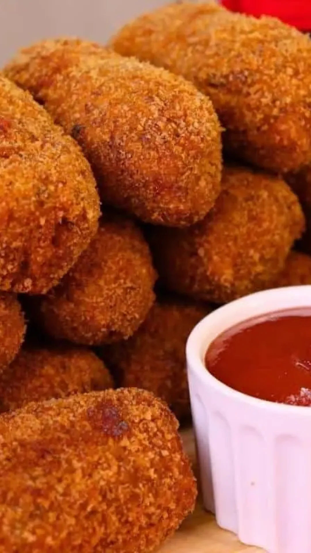 Croquete de carne moída sequinho e crocante igual porção de lanchonete