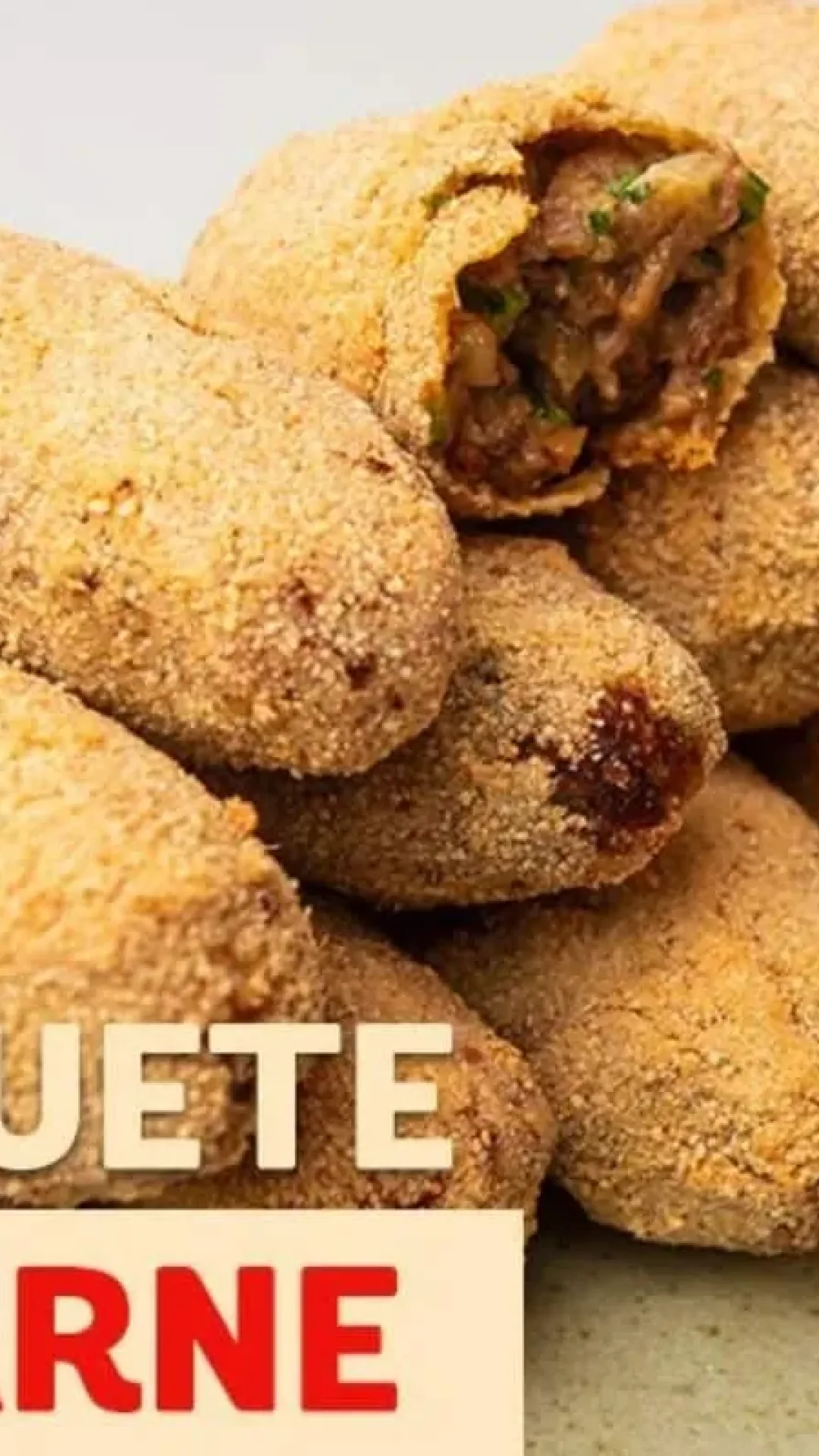 Croquete de carne sequinho por fora e com recheio saboroso por dentro