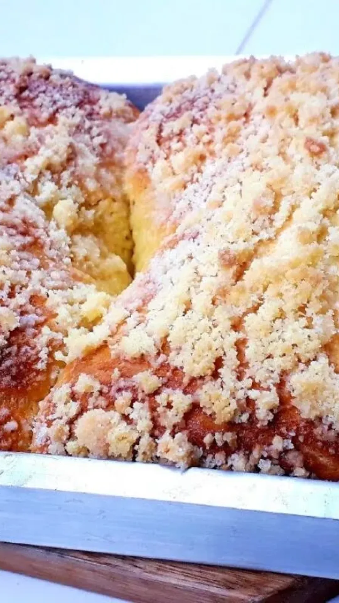 Cuca colonial do sul fofinha, com massa leve e sabor que lembra casa de vó