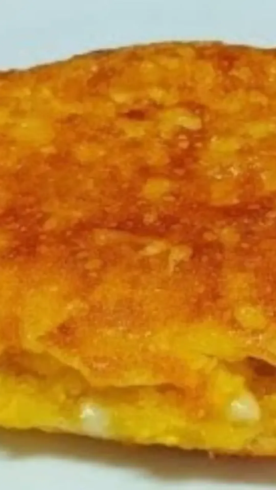 Cuscuz de frigideira para substituir o pãozinho francês no café e no lanche