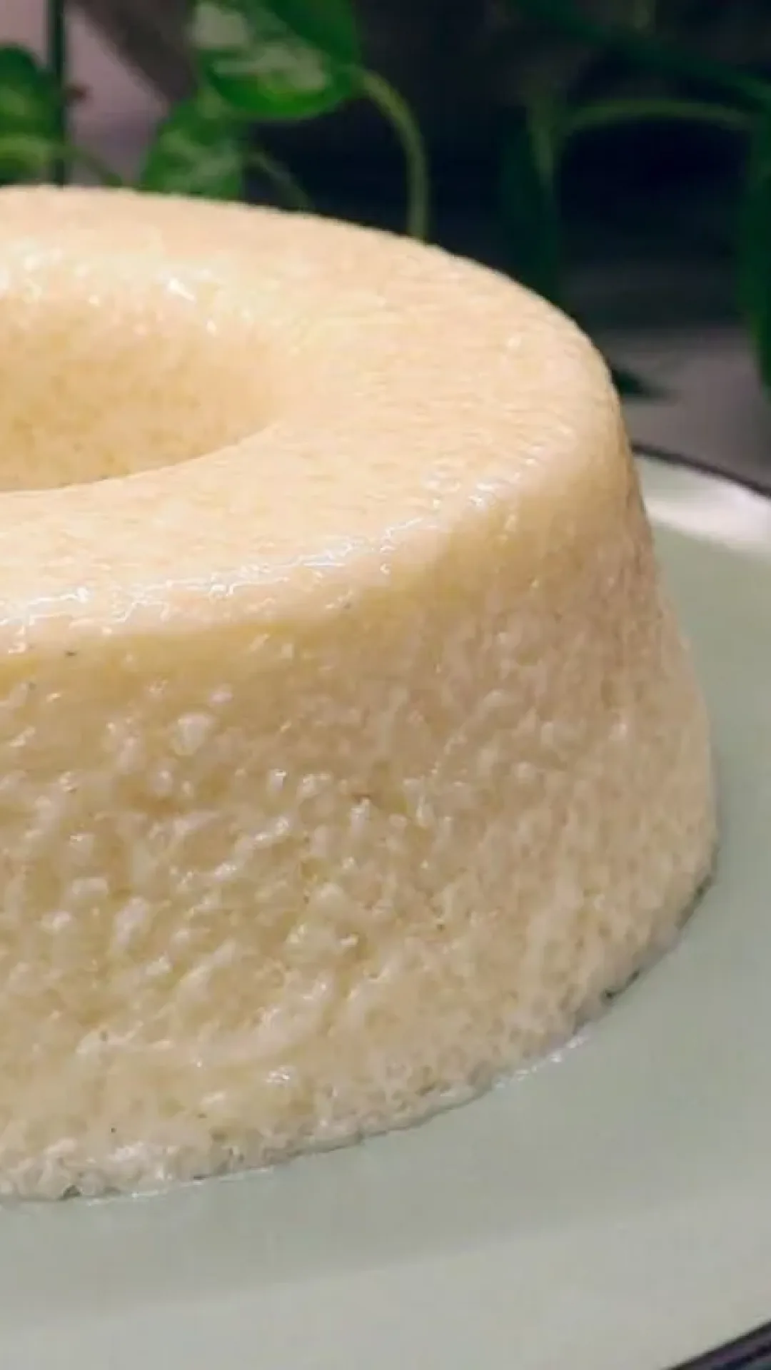 Cuscuz de tapioca, uma delícia prática de fazer para servir com leite condensado e coco ralado