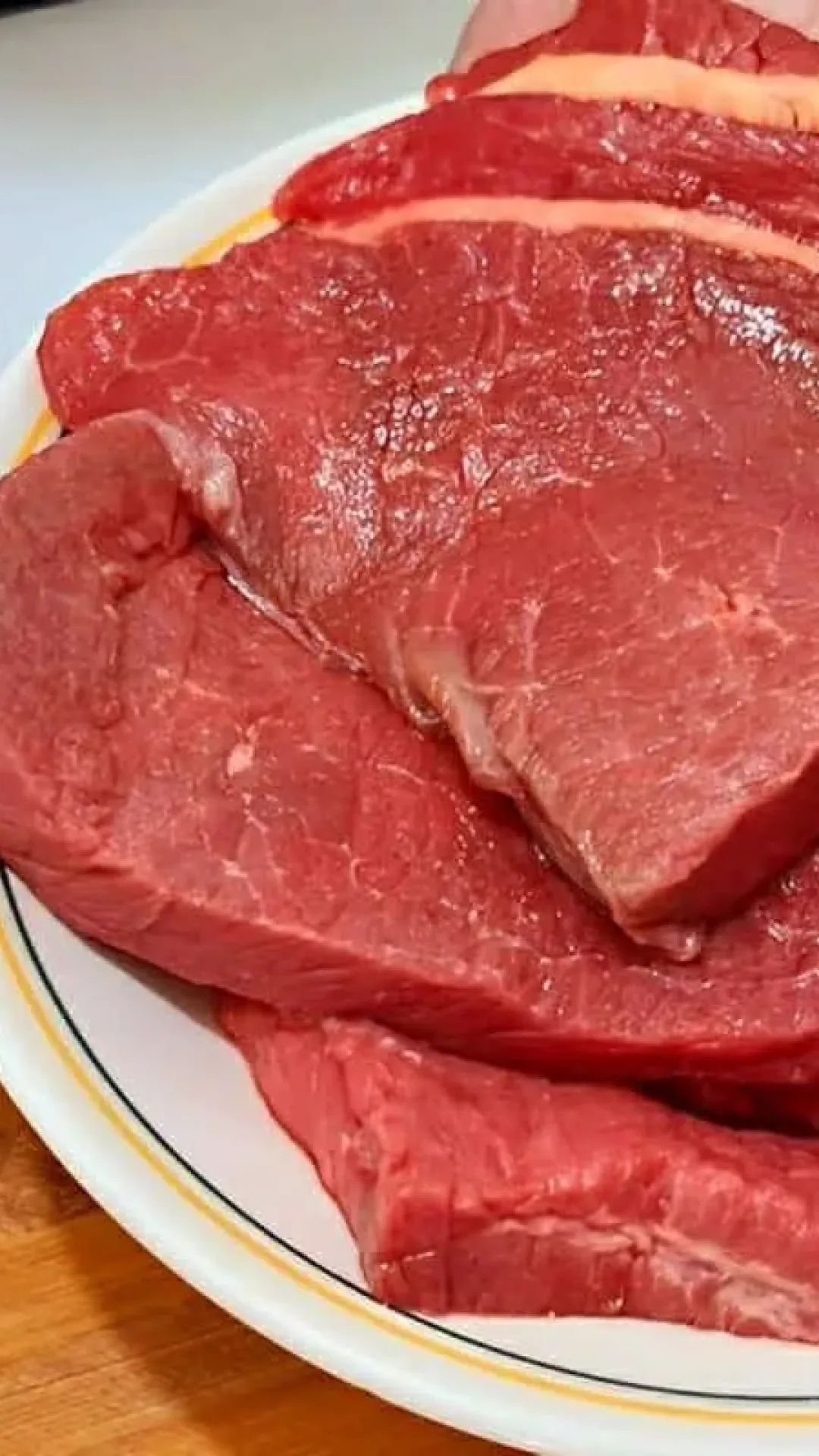 Depois desse truque para amaciar carne nunca mais comi carne dura
