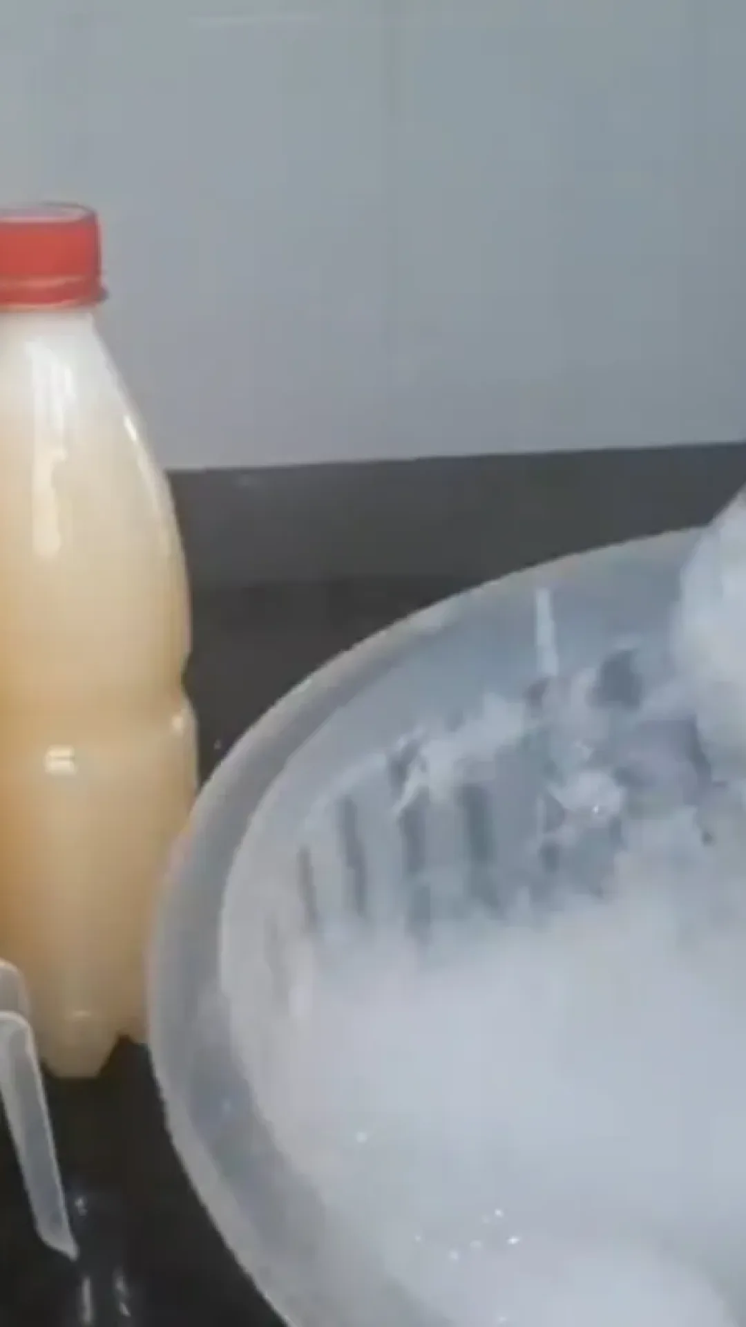 Detergente caseiro 2 em 1: rende muito e espuma bastante na hora de lavar louça