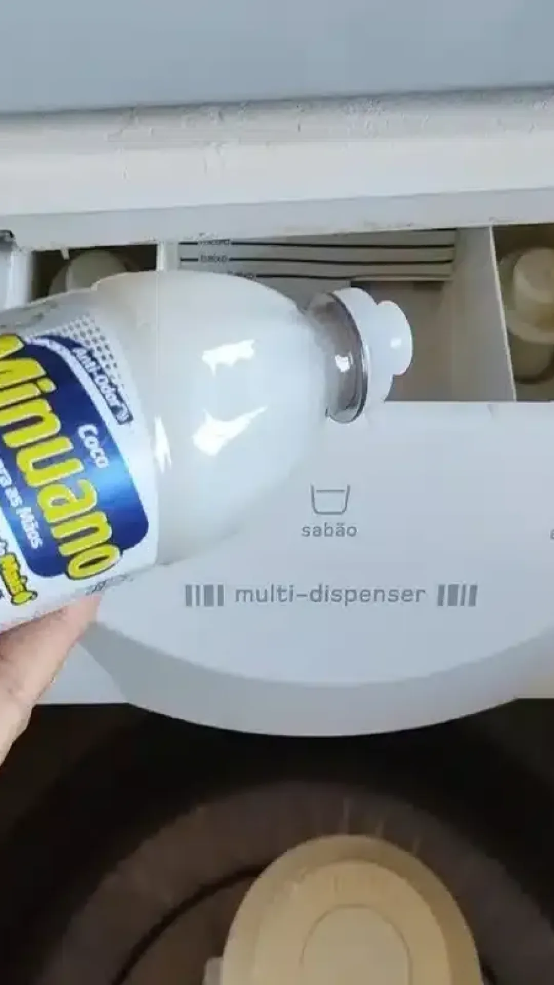 Dica para lavar roupa: é assim que as lavanderias fazem para economizar sabão