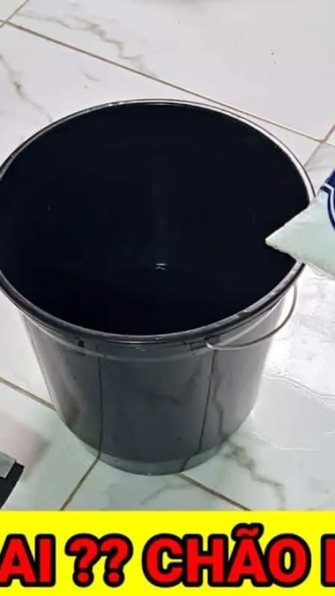 Dica para limpar piso encardido: o chão da sua casa vai ficar brilhando igual piso de shopping