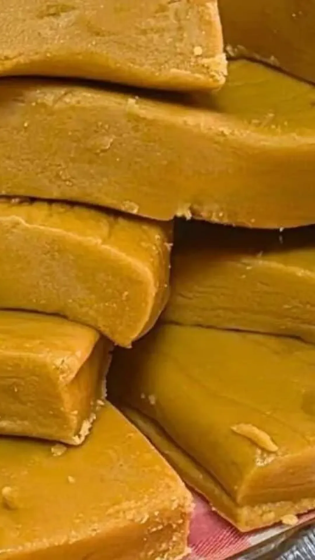 Doce de leite em pó de corte testado e aprovado, com sabor caseiro e que derrete na boca