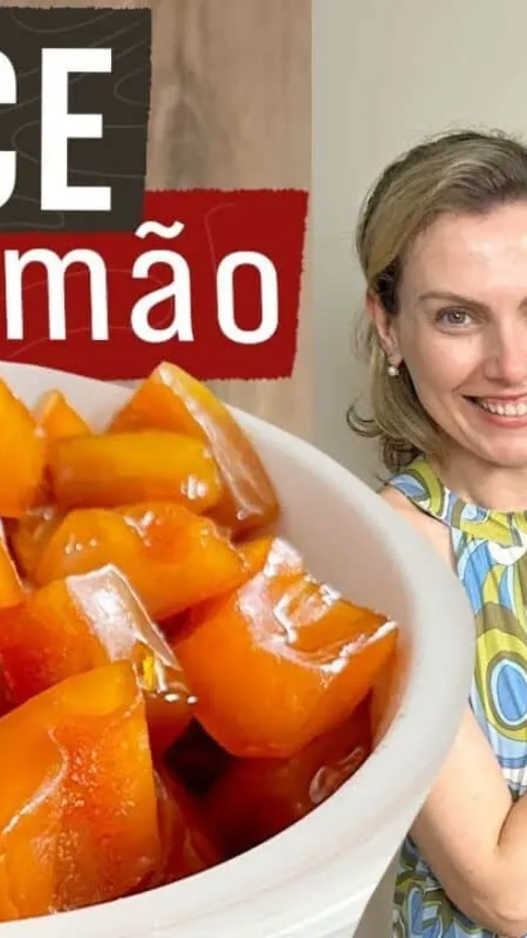 Doce de mamão verde em pedaços com calda brilhante, durinho por fora e macio por dentro