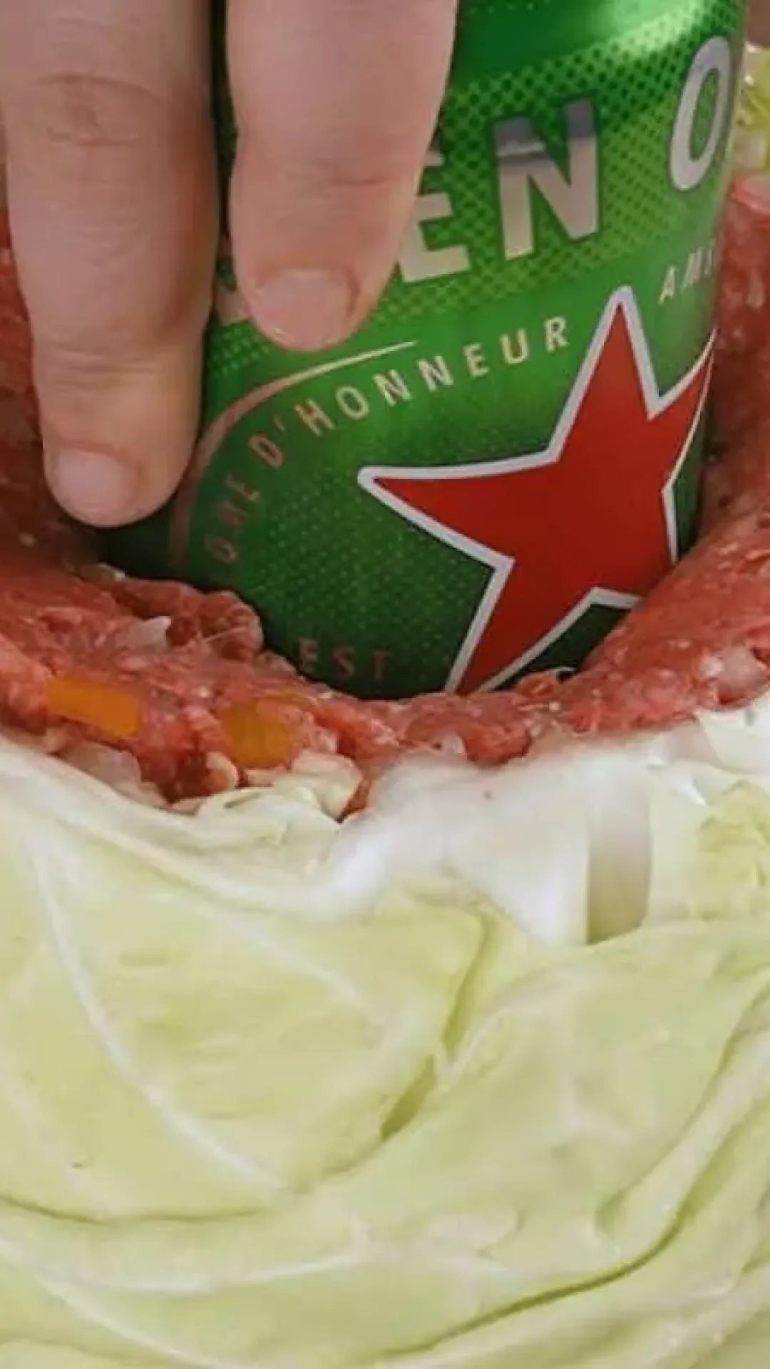 Dona de restaurante ensina a preparar uma receita de repolho com carne moída maravilhosa