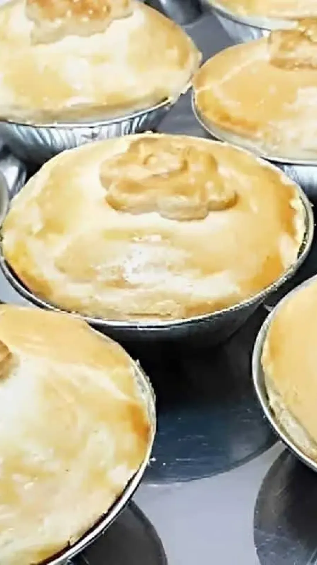 Empada de frango com massa de guaraná que derrete na boca deliciosa e fácil de fazer