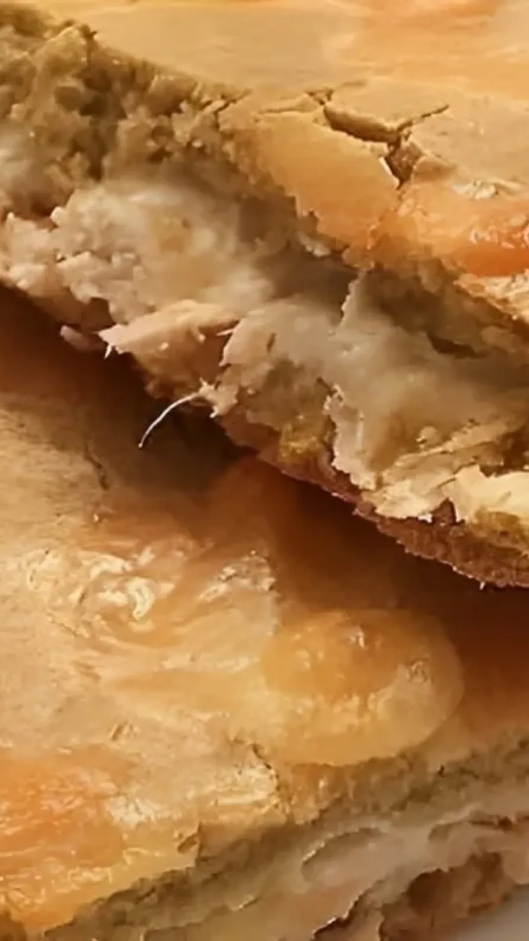Empadão com massa de creme de leite é só misturar os ingredientes e assar