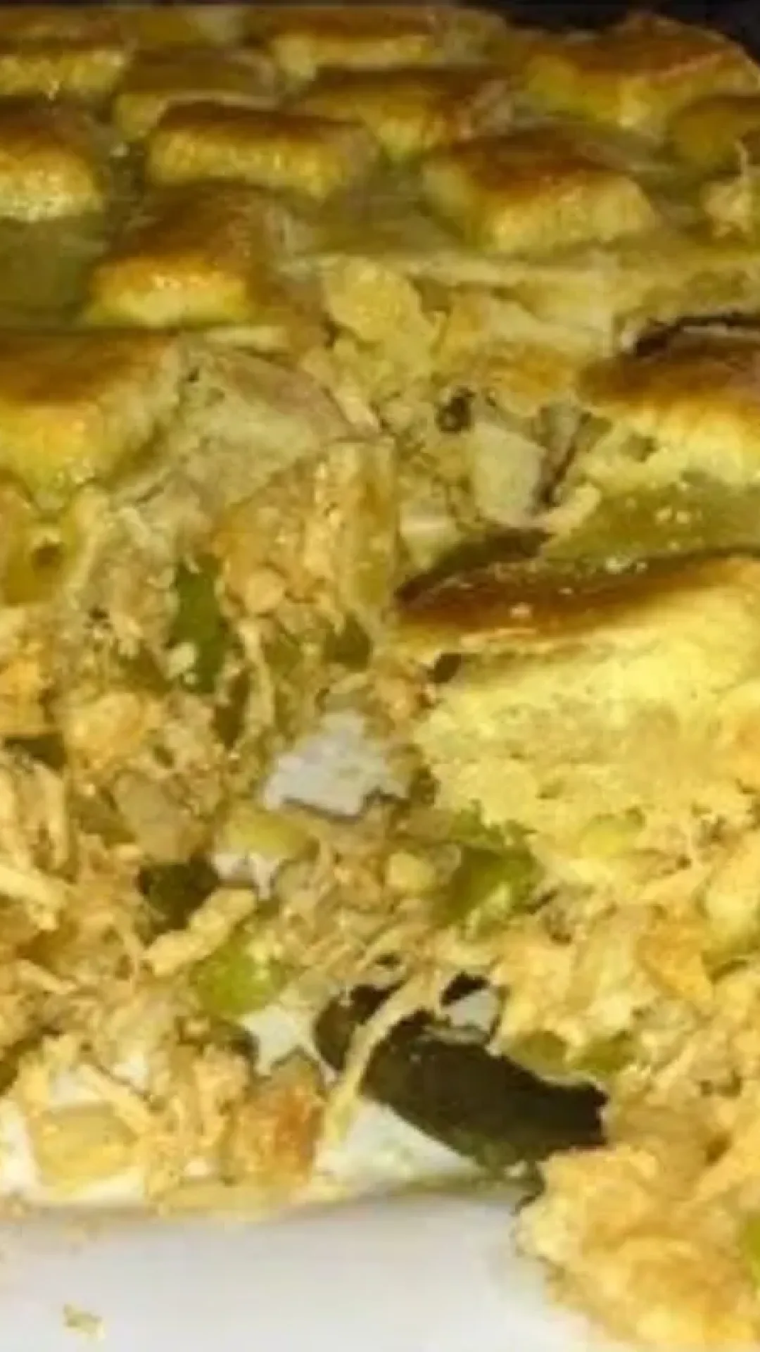 Empadão de frango com massa leve e saborosa que derrete na boca