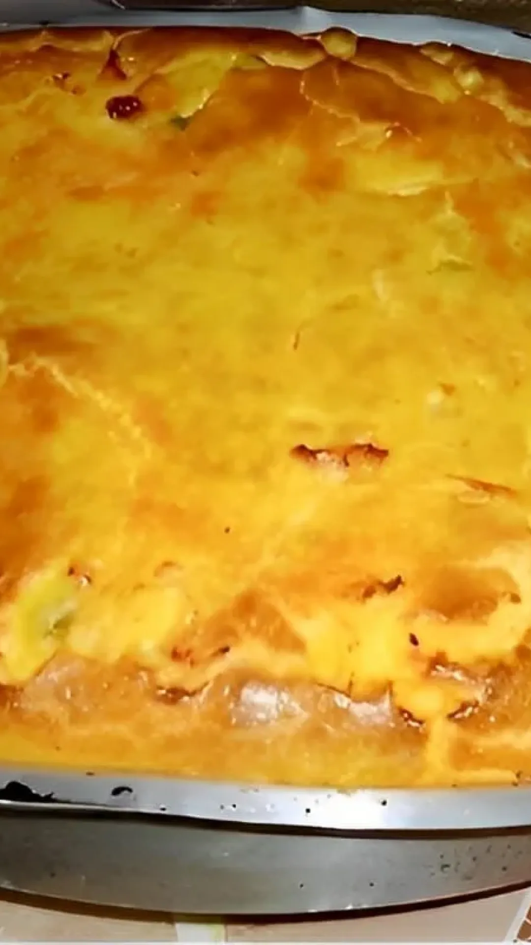 Empadão de liquidificador um lanche prático e fácil é só bater os ingredientes e assar