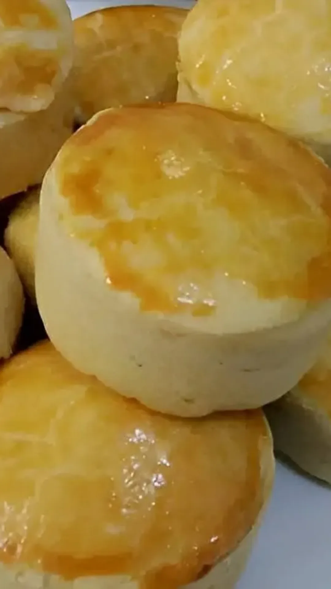 Empadinha de frango deliciosa a massa some na boca e o recheio tem catupiry