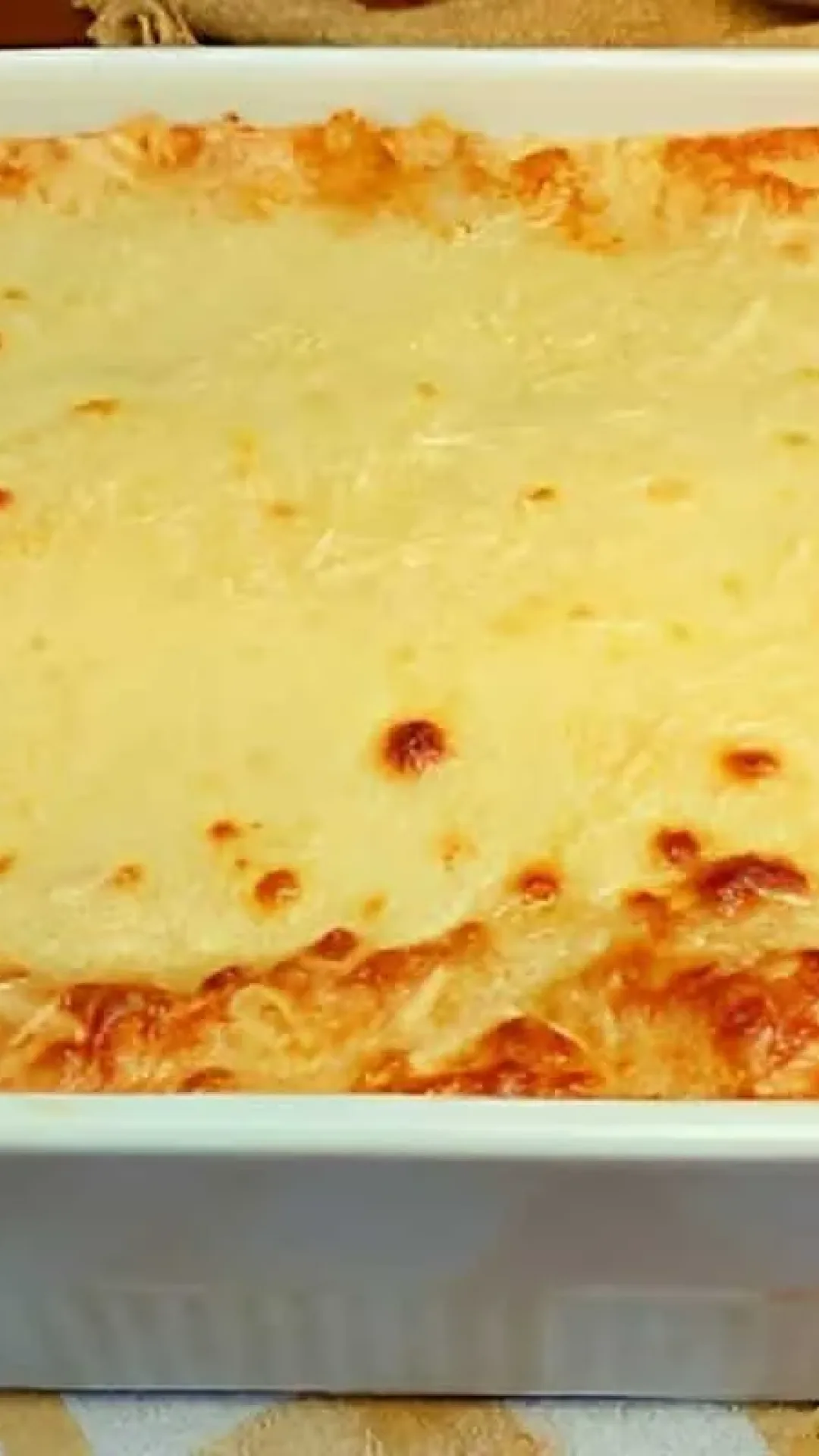 Escondidinho de carne moída com purê de batata muito cremoso e fácil de fazer