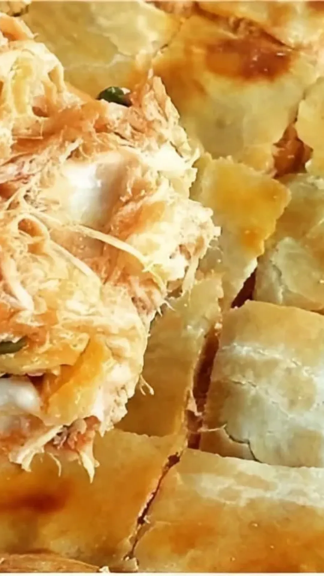 Essa receita de empadão de frango leva um ingrediente inusitado que você tem no armário